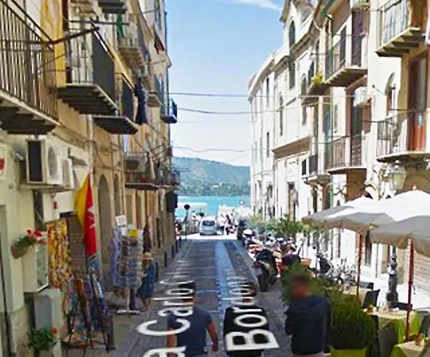 Casa Al Vecchio Molo تْشيفالو